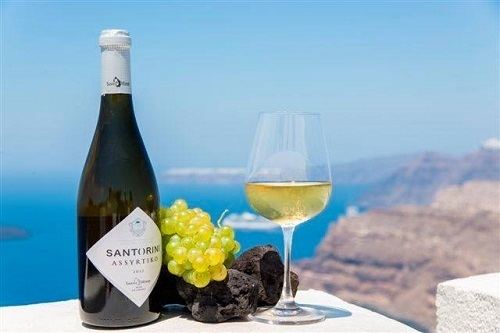 Santorini (wine) Secrets of Santorini wine Santorini Hotels