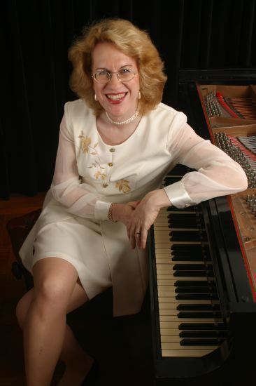 Sara Davis Buechner DavidSara Davis Buechner Piano Short Biography