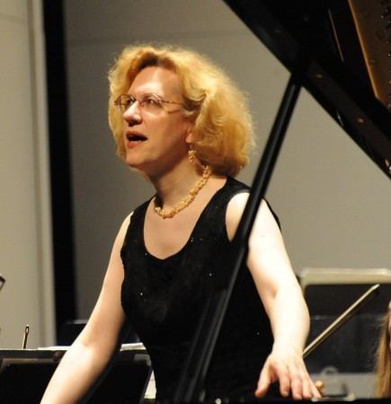 Sara Davis Buechner Pianist Sara Davis Buechner plays Gershwin Concerto in F