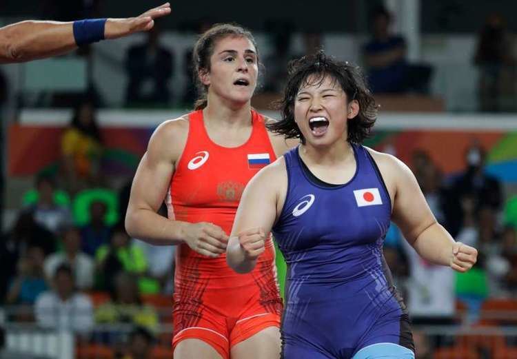 Sara Dosho Dosho of Japan wins Gold in Women39s Freestyle 69 kg Wrestling