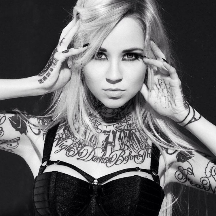 Sara Fabel Sara Fabel TheRebelBlondie Twitter