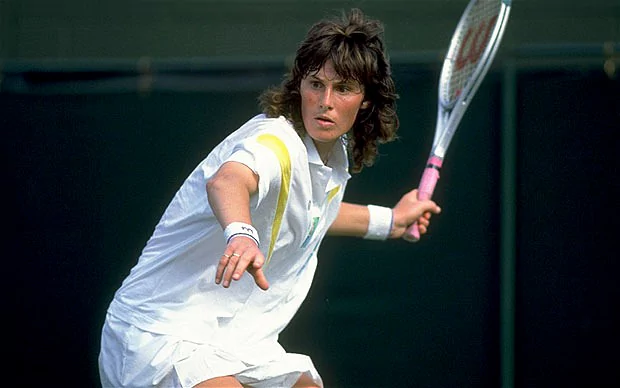 Sara Gomer in fierce look while playing tennis