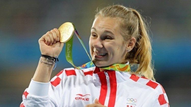 Sara Kolak Sara Kolak of Croatia wins gold in javelin throw at the 2016 Olympic