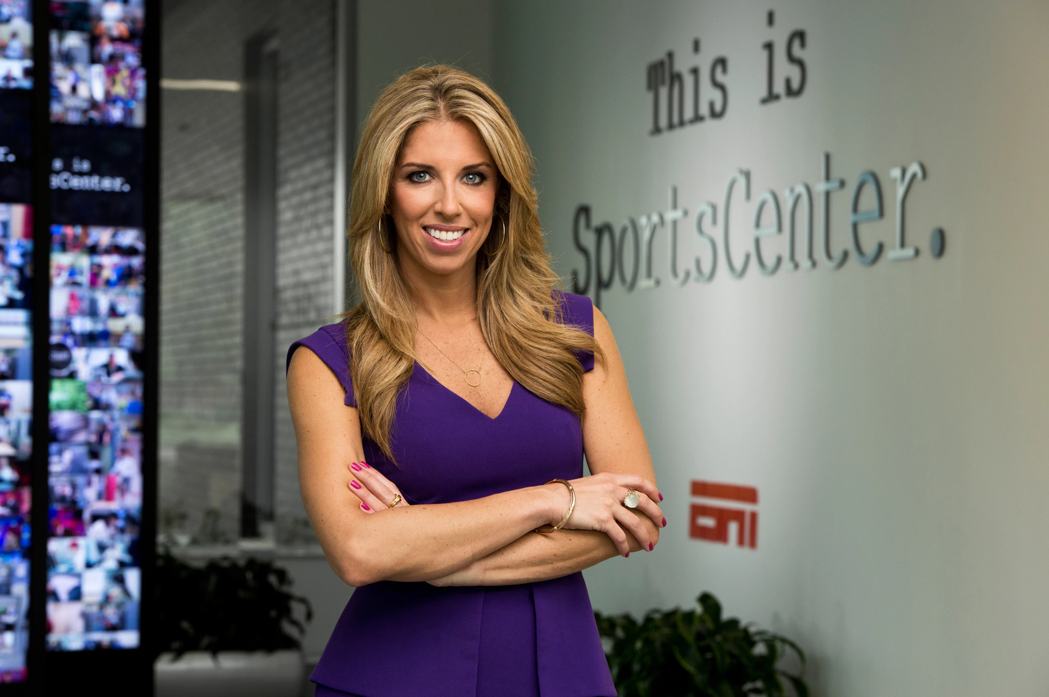 Sara Walsh Celebrity Drive ESPN Anchor Sara Walsh Motor Trend.