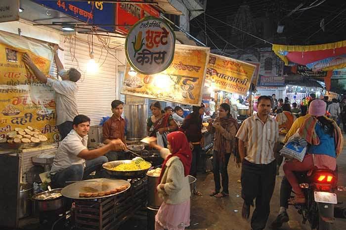 Sarafa Bazaar Discover Sarafa Bazaar Indore39s Street Food Night Market