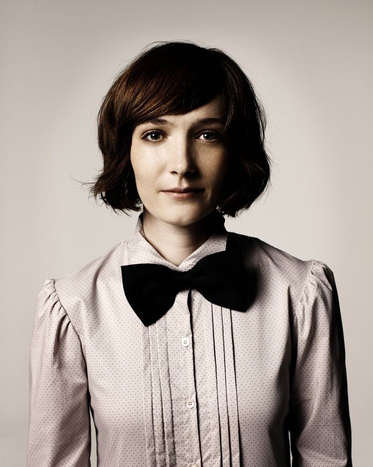 Sarah Blasko Video Sarah Blasko the girls are