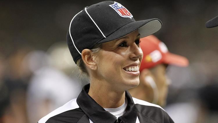 Sarah Thomas (American football official) Report NFL hires Sarah Thomas becomes first female full