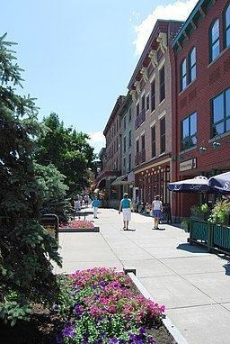 Saratoga Springs, New York httpsuploadwikimediaorgwikipediacommonsthu