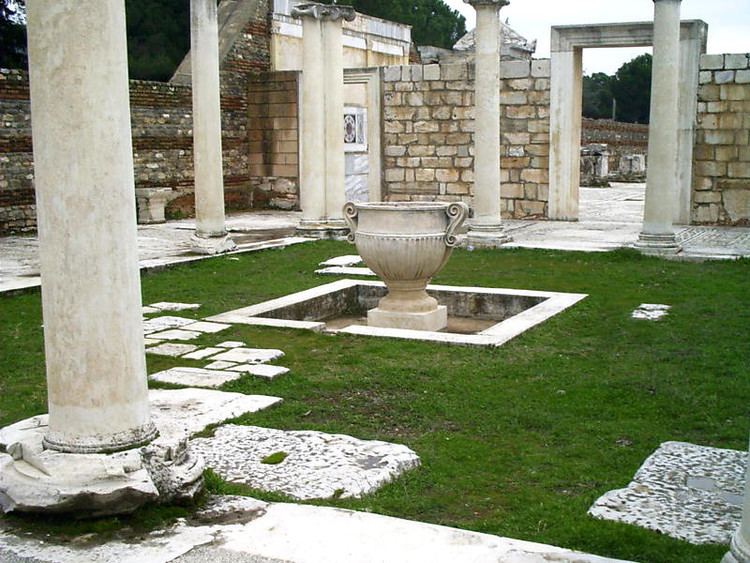 Sardis Synagogue FileSardis Synagogue courtyardJPG Wikimedia Commons