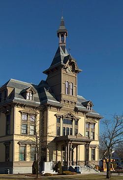 Saugus, Massachusetts httpsuploadwikimediaorgwikipediacommonsthu
