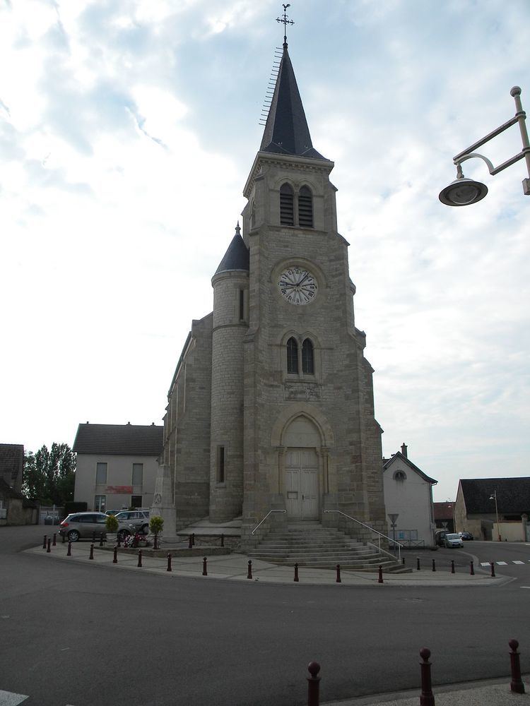 Saulon-la-Chapelle httpsuploadwikimediaorgwikipediacommonsthu