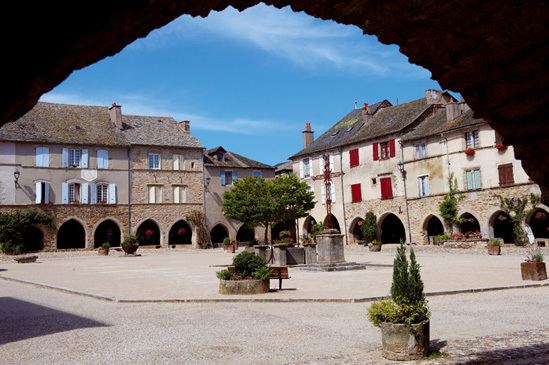 Sauveterre-de-Rouergue wwwtourismeaveyroncomendiscoverunmissablesi