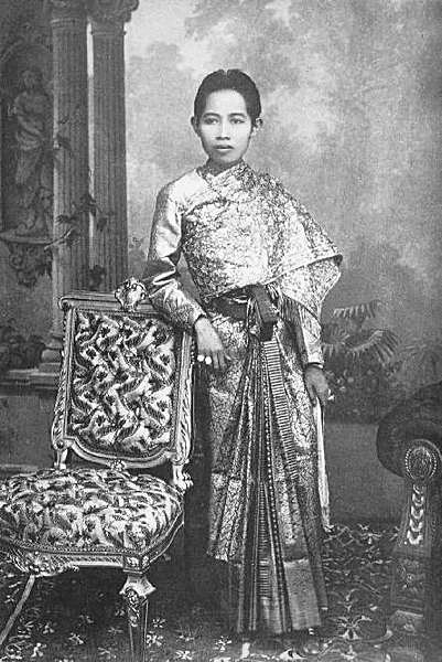Savang Vadhana FileHM Queen Savang Vadhana of Siamjpg Wikimedia Commons
