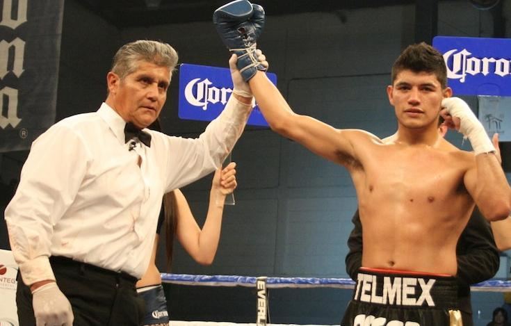 Óscar González (boxer) GonzalezCaro on May 19th on Televisa