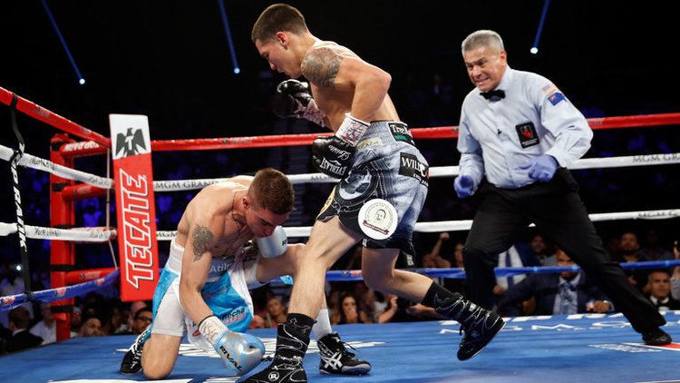 Óscar Valdez Oscar Valdez stops Matias Carlos Rueda to win WBO featherweight