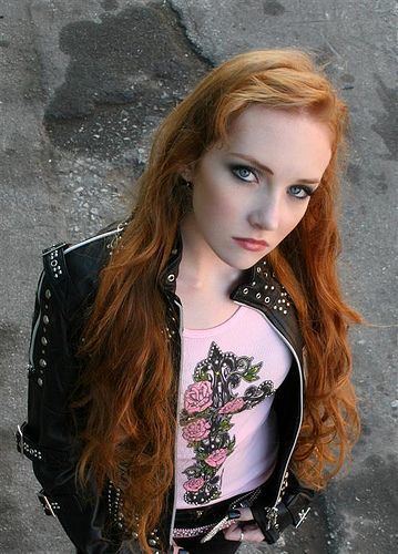 Scarlett Pomers Scarlett Pomers on Pinterest Redheads Sisters and