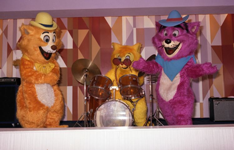 Scat Cats movie scenes  be a great addition Here s a look at Scat Cat s jazz band from The Aristocats performing at the Plaza Pavilion at Magic Kingdom Park in the 1970s 