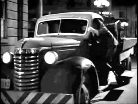 Scene of the Crime (1949 film) Scene of the Crime Film Noir Clip 2 the Shoot Out 1949 YouTube