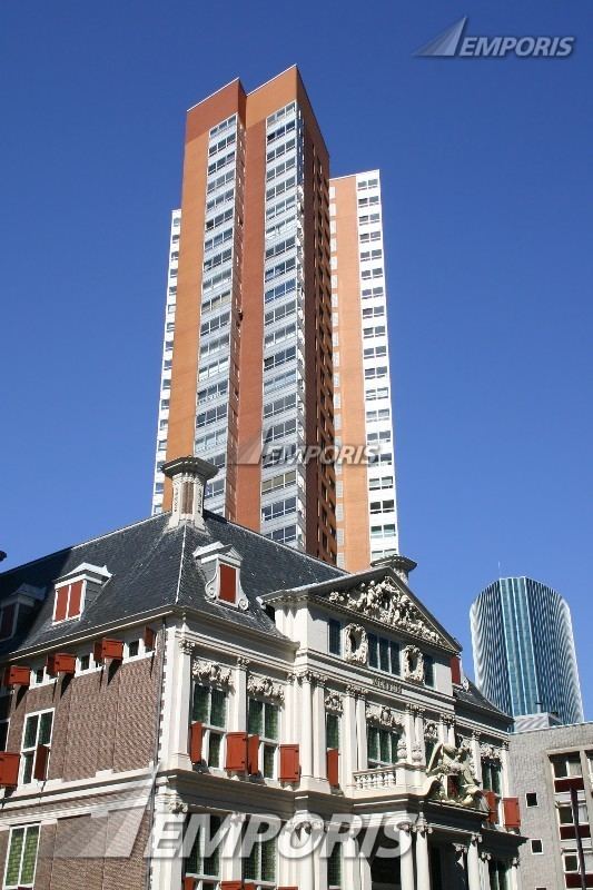 Schielandtoren Towering above the historic Schielandhuis Schielandtoren Rotterdam