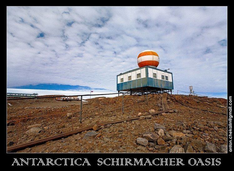 Schirmacher Oasis Panoramio Photo of Antarctica Schirmacher oasis Novolazarevsakaya