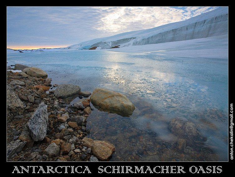 Schirmacher Oasis Panoramio Photo of Antarctica Schirmacher oasis Novolazarevsakaya
