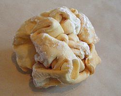 Schneeball (pastry) Schneeball pastry Wikipedia