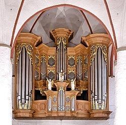 Schnitger organ (Hamburg) httpsuploadwikimediaorgwikipediacommonsthu