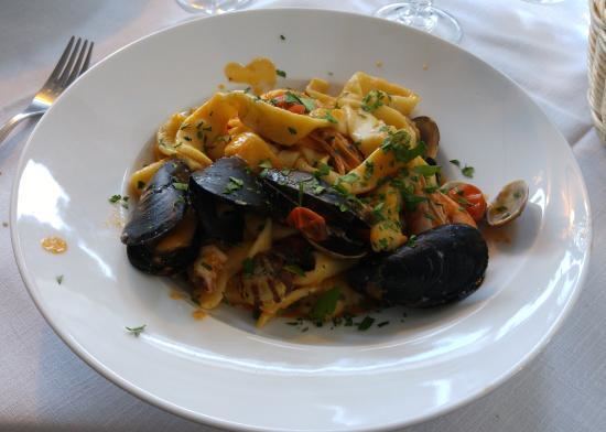 Scialatelli Scialatelli alla Siciliana homeade pasta with clams and arugula