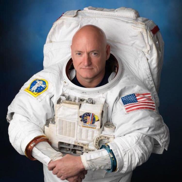 Scott Kelly (astronaut) httpspbstwimgcomprofileimages5584471585971