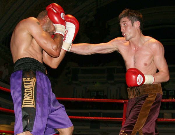 Scott Lawton (boxer) Video 320lb UK39s Strongest Man Fights 140lb Pro Boxer