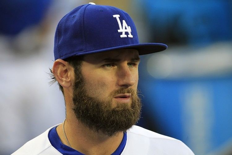 Scott Van Slyke Scott Van Slyke39s play makes it a fiveman Dodgers