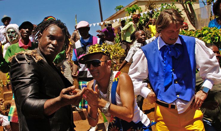 Sean Banan inuti Seanfrika Sean Banan inuti Seanfrika 2012 Film MovieZinese