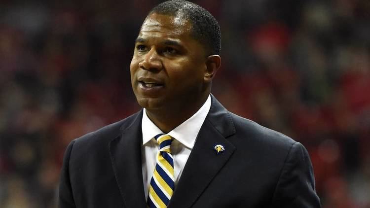 Sean Woods Morehead State suspends coach Sean Woods exUK player NCAA