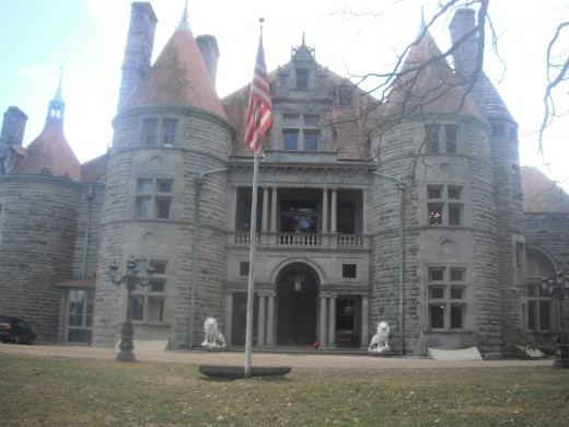 Searles Castle (Massachusetts) httpsusercontent1hubstaticcom6359298f520jpg