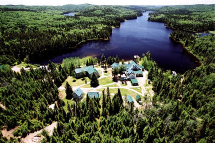 Seigneurie du Triton La Seigneurie Du Triton Outfitters Lacdouard Lodging Qubec