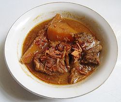 Semur (Indonesian stew) httpsuploadwikimediaorgwikipediacommonsthu