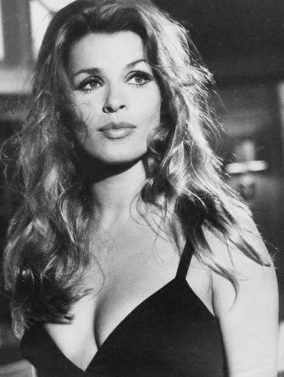 senta-berger-27e22bbf-1945-48ce-b0ec-f7c