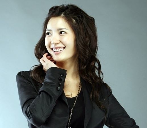Seo Ji-young Sarps Seo Ji Young to Become a Mother in May Soompi