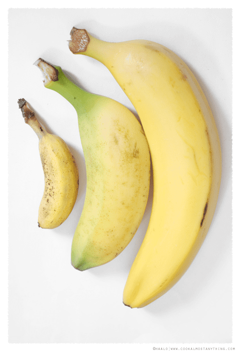 Three Señorita bananas in different length