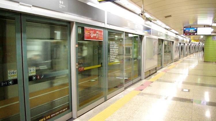 Seoul Subway Line 6 httpsiytimgcomvi9P76wLBgDuomaxresdefaultjpg