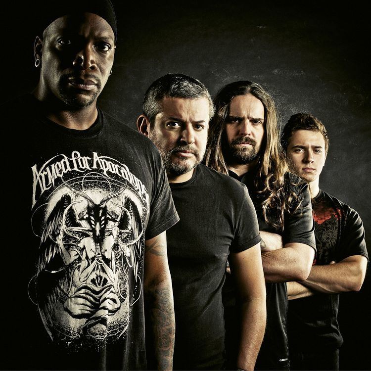 Sepultura 17 Best images about Sepultura on Pinterest Radios Thrash metal