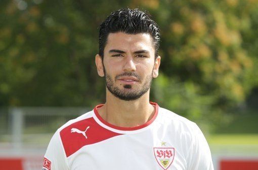 Serdar Tasci Serdar Tasci vom VfB Verdacht auf Mittelhandbruch VfB