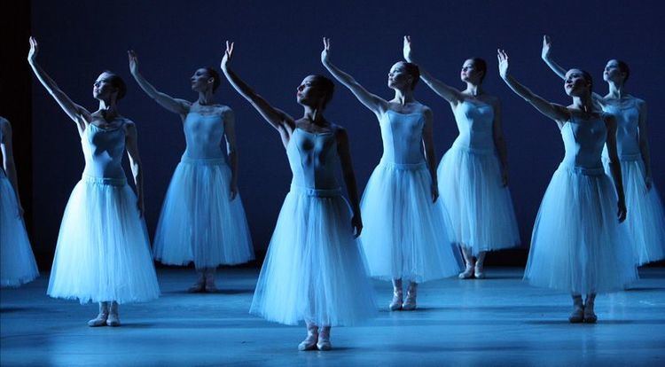 Serenade (ballet) 78 images about Serenade on Pinterest Ballet Principal and Dance