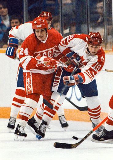 Sergei Makarov (ice hockey) Why isn39t Sergei Makarov in the Hockey Hall of Fame
