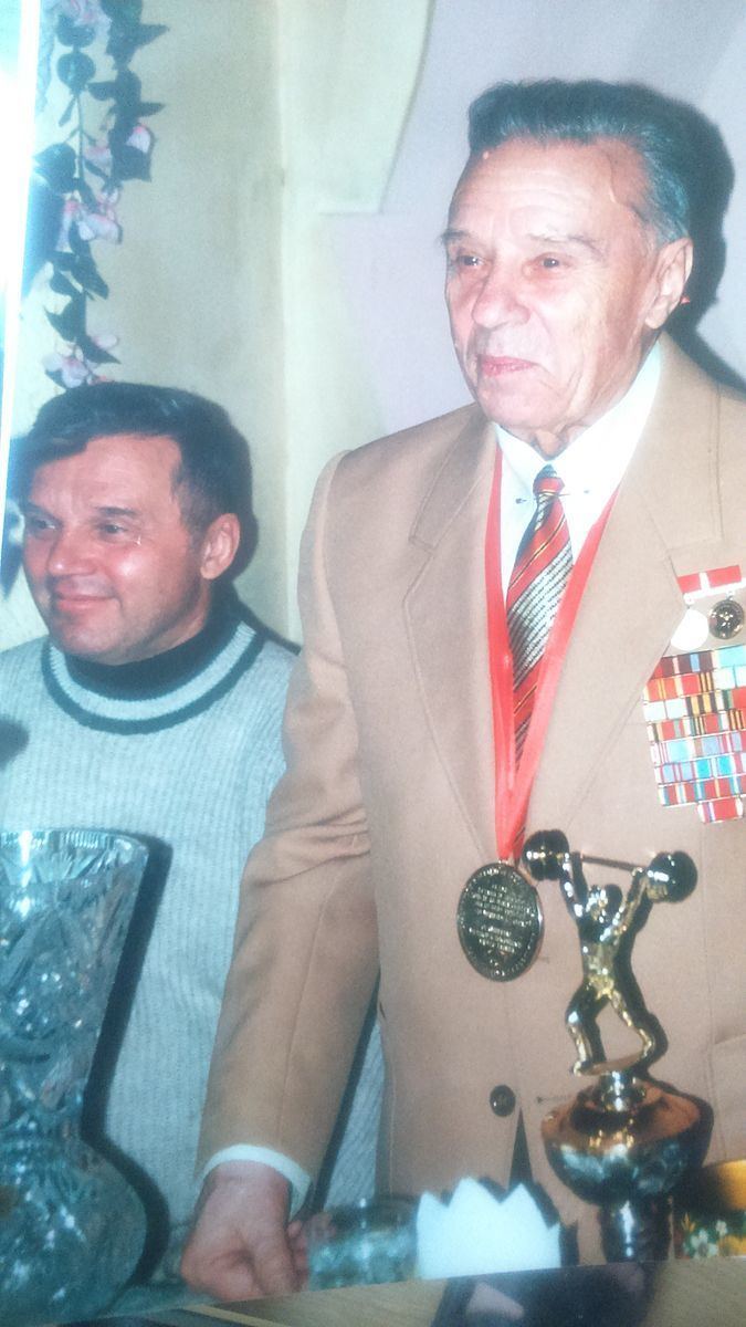Sergey Lopatin (weightlifter, born 1939)