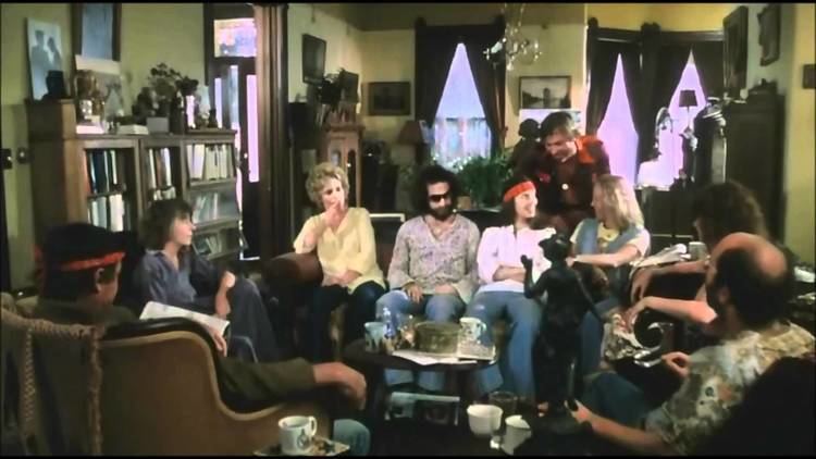 Serial (1980 film) Bob Balhatchet in Serial 1980 YouTube
