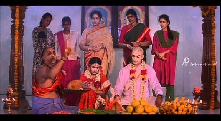 Sethupathi IPS movie scenes Sethupathi IPS Raj Mohan marries Vijayakanth s sister