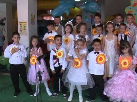 Sevasti Qiriazi festa e abetares 2012 shkolla Sevasti Qirjazi Korce pj YouTube