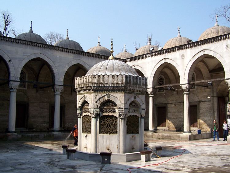 Shadirvan FileSadirvan and courtyard of Yeni Valide Mosquejpg Wikimedia