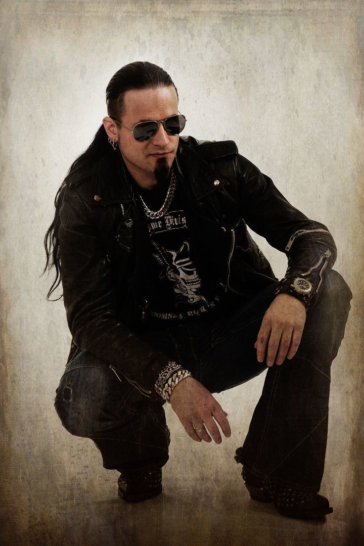 𝑯𝑬𝑨𝑽𝒀 𝑴𝑬𝑻𝑨𝑳Ⓒ on X: Stian Tomt Thoresen better known as ''Shagrath''  was born on November 18, 1976 in Akershus, Norway. He is the singer of the  Norwegian symphonic black metal band Dimmu